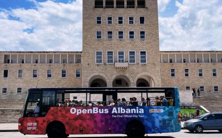 Open Bus Albania: Tani mund të vizitosh Tiranën me autobus të hapur shëtitës - travelBIZ
